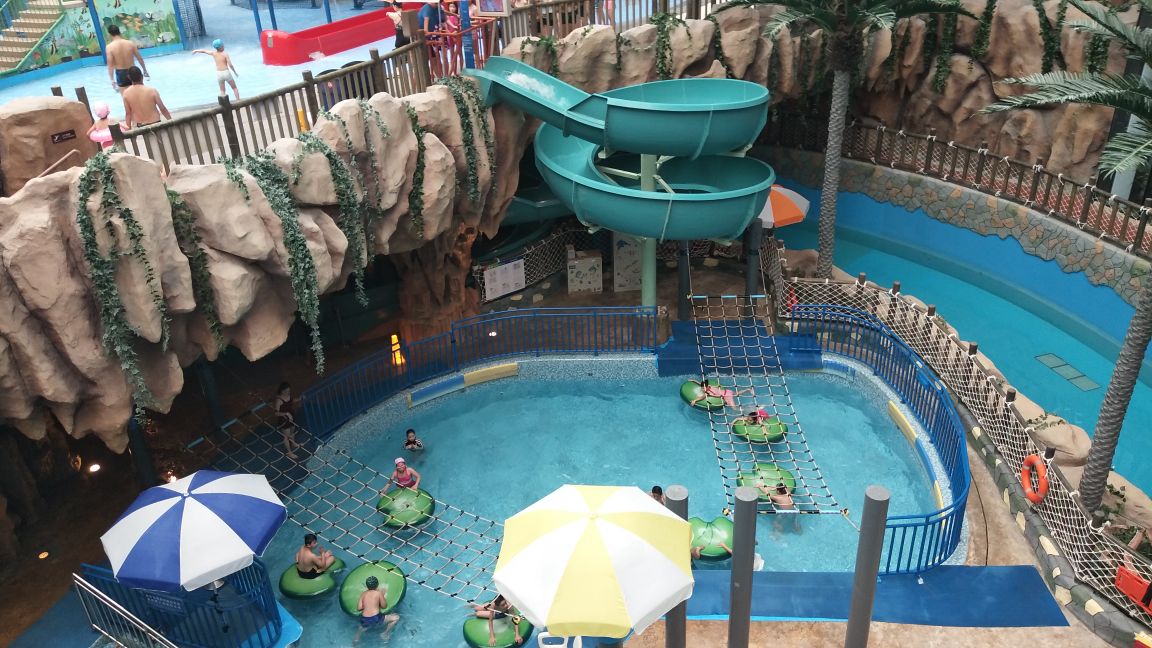 parc aquatique intérieur de l'hôtel